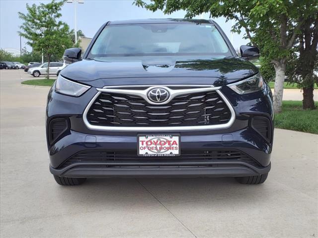 used 2023 Toyota Highlander car, priced at $33,999