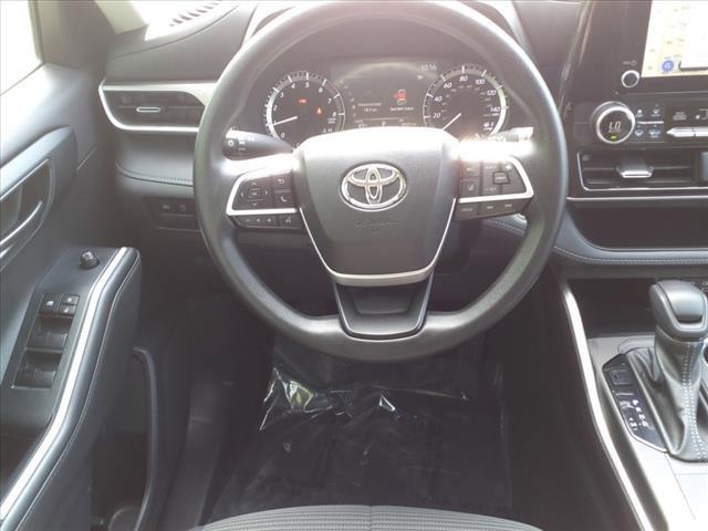 used 2023 Toyota Highlander car, priced at $33,999