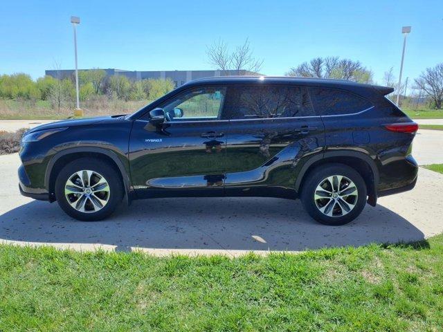 used 2021 Toyota Highlander Hybrid car, priced at $41,999