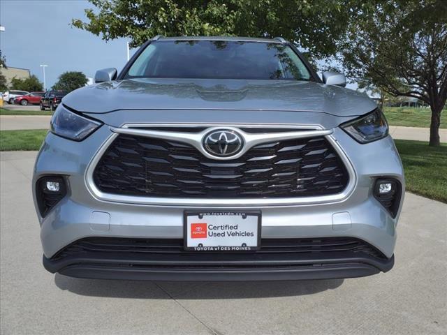 used 2022 Toyota Highlander car, priced at $34,988