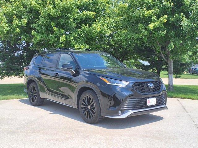 used 2024 Toyota Highlander car, priced at $49,999