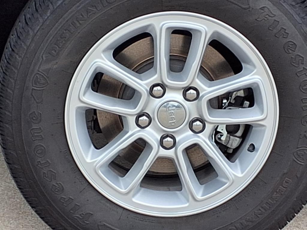 used 2019 Jeep Grand Cherokee car, priced at $18,999