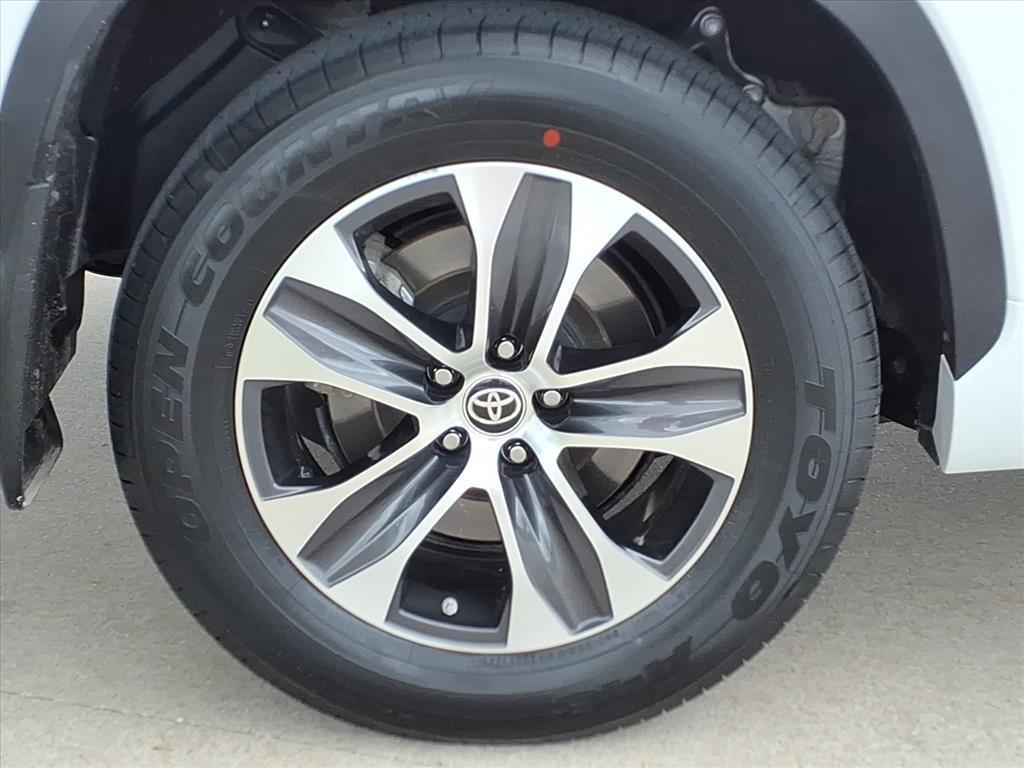 used 2023 Toyota Highlander car, priced at $37,999