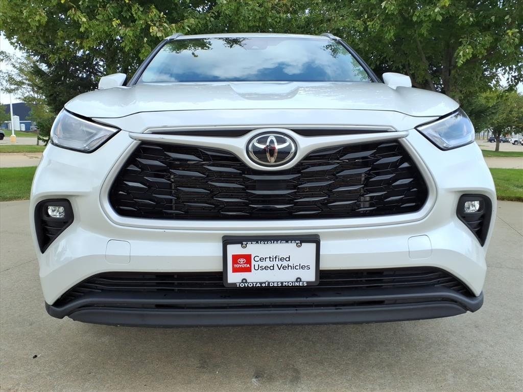 used 2023 Toyota Highlander car, priced at $37,999