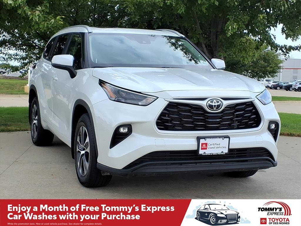 used 2023 Toyota Highlander car, priced at $37,999