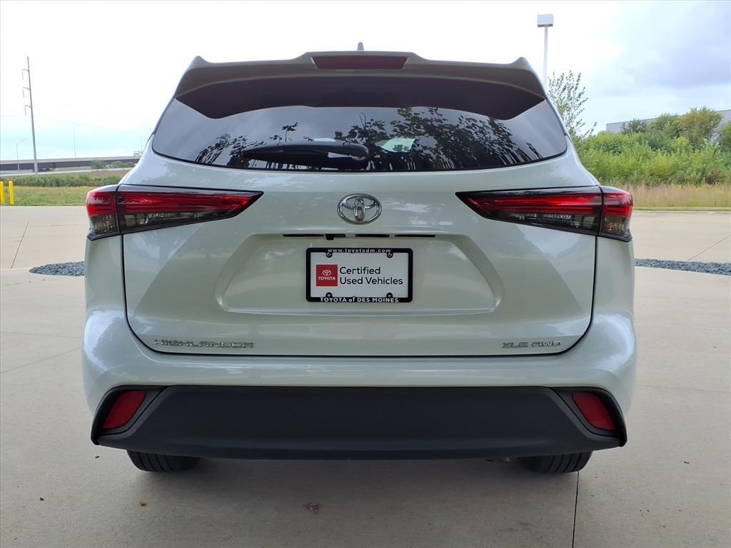 used 2023 Toyota Highlander car, priced at $37,999