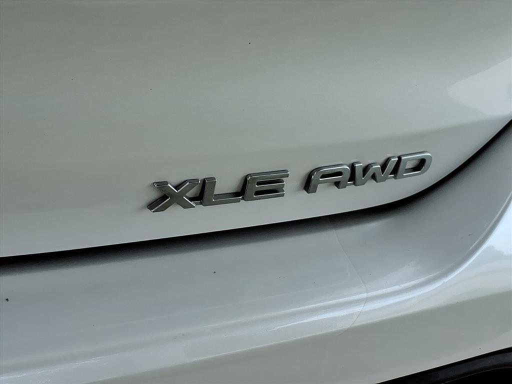 used 2023 Toyota Highlander car, priced at $37,999