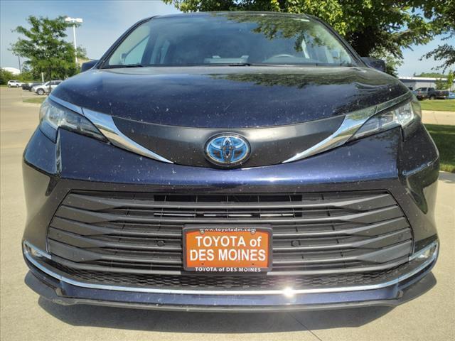 used 2021 Toyota Sienna car, priced at $43,999