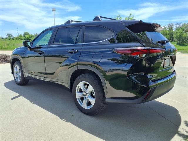 used 2024 Toyota Highlander Hybrid car, priced at $40,988