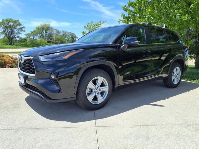 used 2024 Toyota Highlander Hybrid car, priced at $40,988