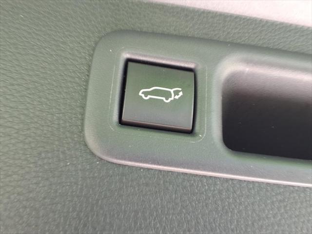 used 2024 Toyota Highlander Hybrid car, priced at $40,988
