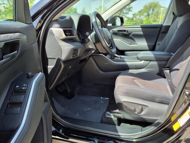 used 2024 Toyota Highlander Hybrid car, priced at $40,988