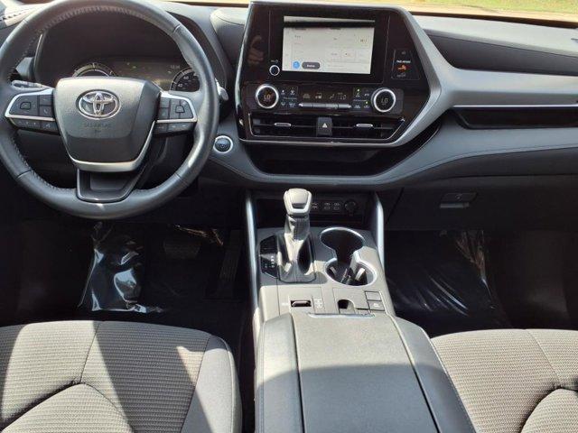 used 2024 Toyota Highlander Hybrid car, priced at $42,999