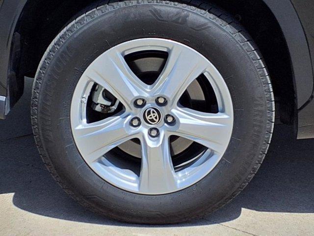 used 2024 Toyota Highlander Hybrid car, priced at $42,999