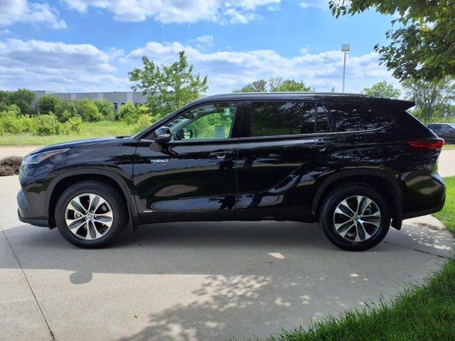 used 2021 Toyota Highlander Hybrid car, priced at $41,999