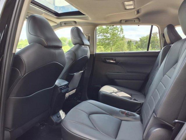 used 2021 Toyota Highlander Hybrid car, priced at $41,999