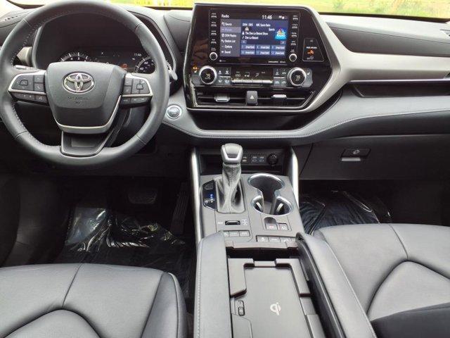 used 2022 Toyota Highlander car, priced at $41,999