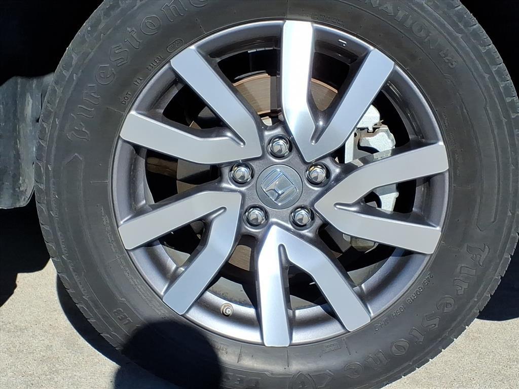 used 2021 Honda Pilot car, priced at $26,999