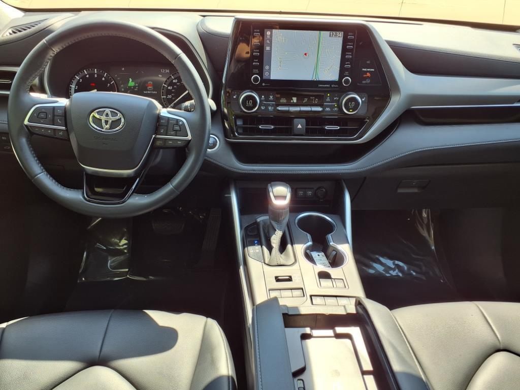 used 2020 Toyota Highlander car, priced at $33,999