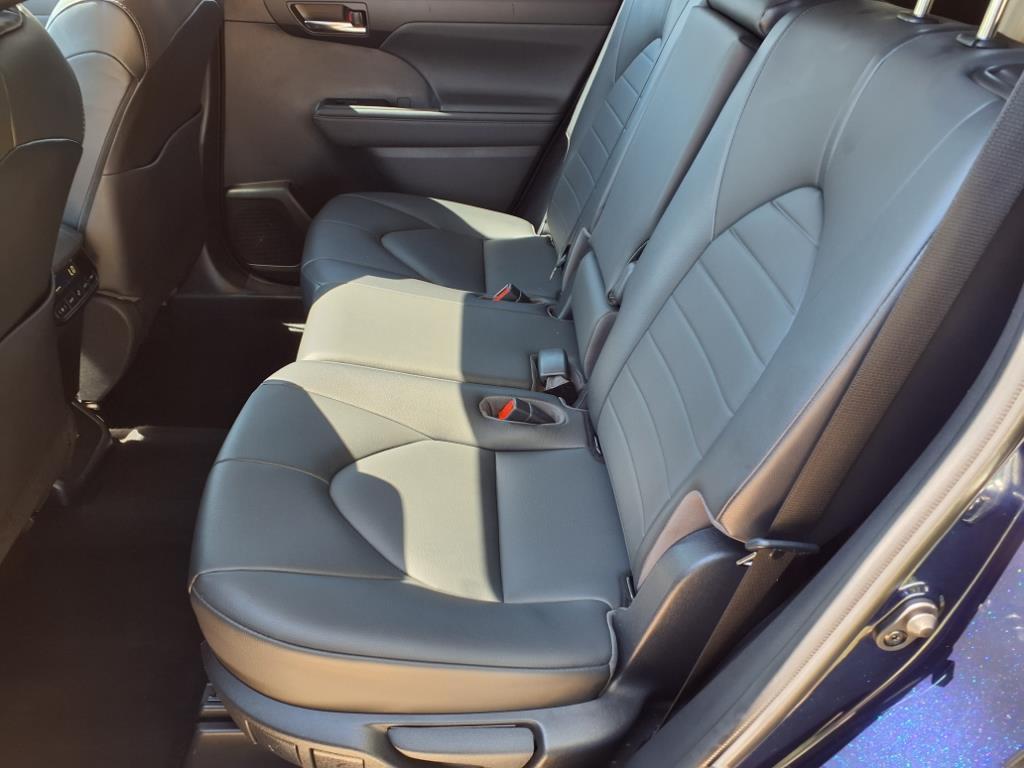 used 2020 Toyota Highlander car, priced at $33,999