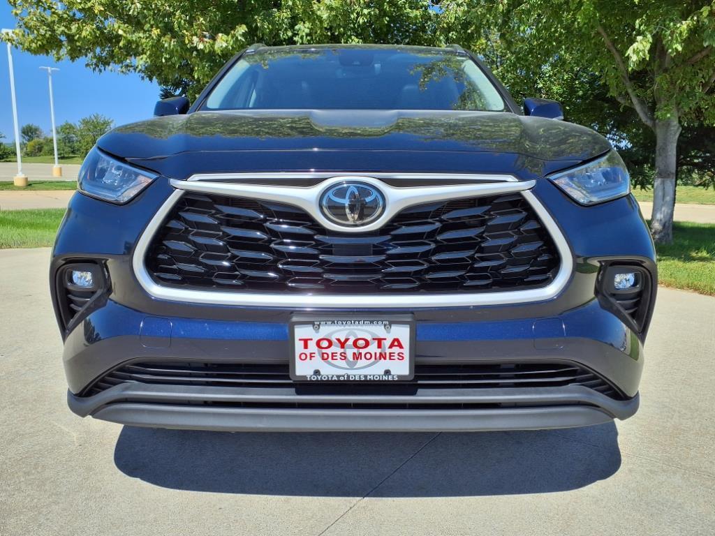 used 2020 Toyota Highlander car, priced at $33,999