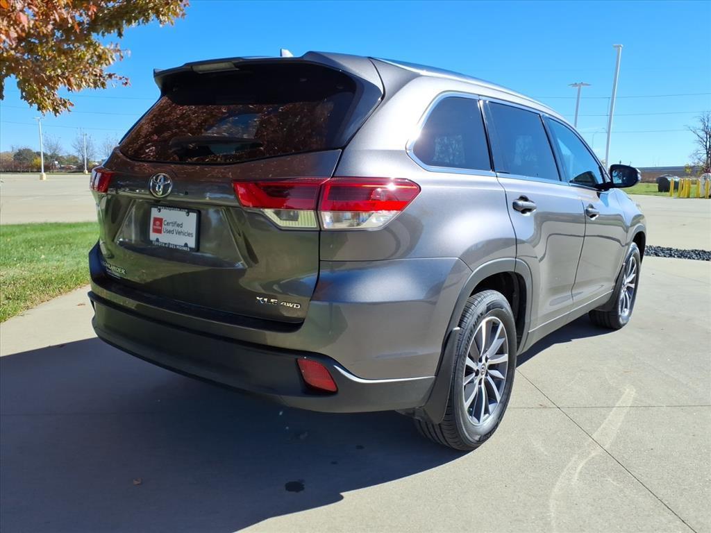 used 2019 Toyota Highlander car, priced at $24,999