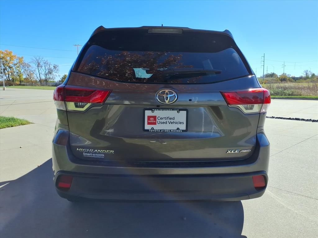 used 2019 Toyota Highlander car, priced at $24,999