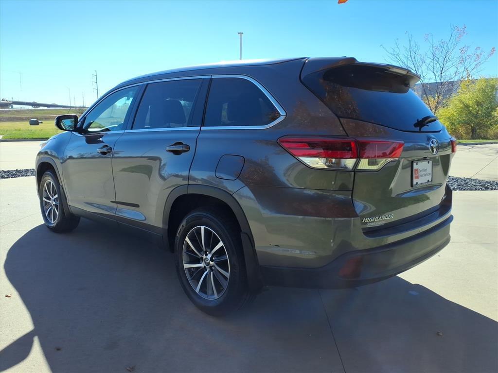 used 2019 Toyota Highlander car, priced at $24,999