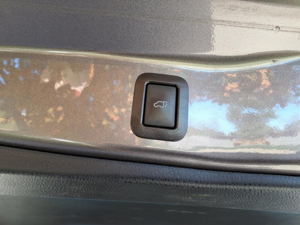 used 2019 Toyota Highlander car, priced at $24,999