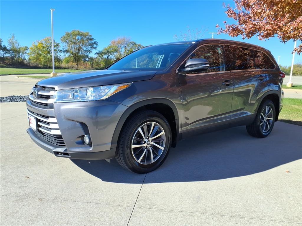 used 2019 Toyota Highlander car, priced at $24,999