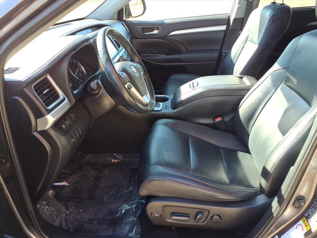 used 2019 Toyota Highlander car, priced at $24,999
