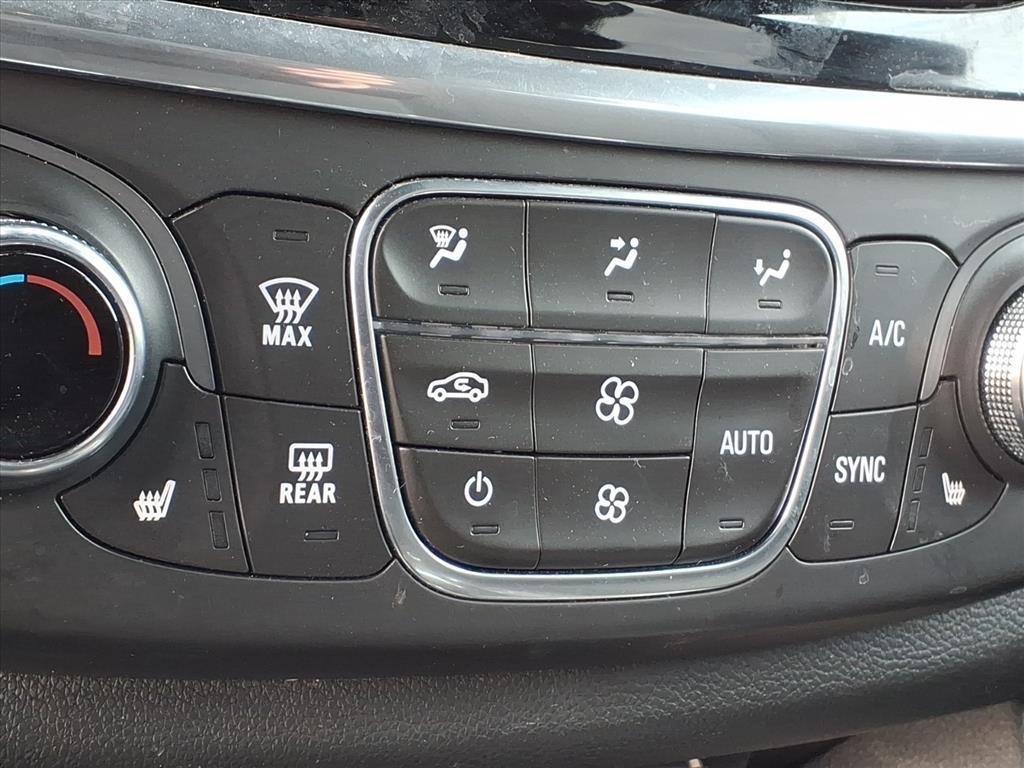 used 2022 Chevrolet Traverse car, priced at $25,999