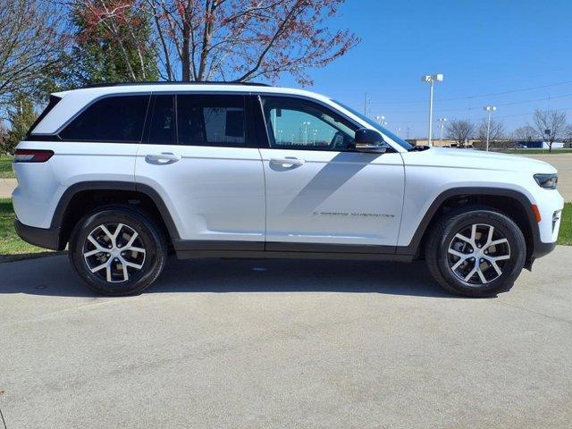 used 2024 Jeep Grand Cherokee car, priced at $39,999