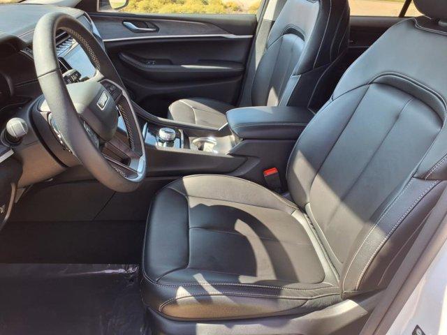 used 2024 Jeep Grand Cherokee car, priced at $39,999