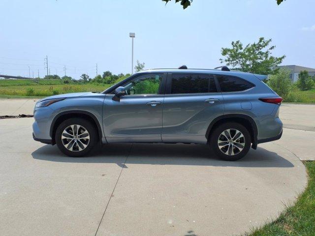 used 2023 Toyota Highlander Hybrid car, priced at $47,999