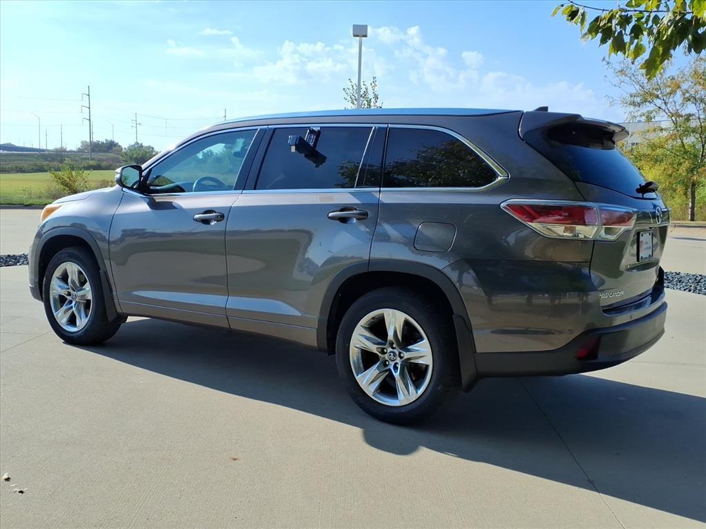 used 2016 Toyota Highlander car, priced at $22,999