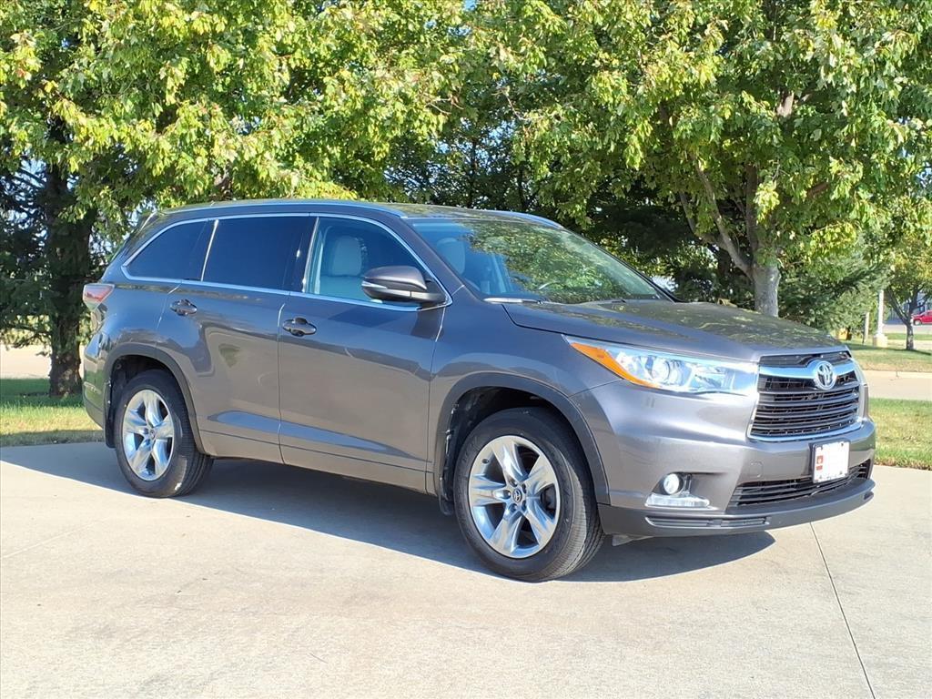 used 2016 Toyota Highlander car, priced at $22,999