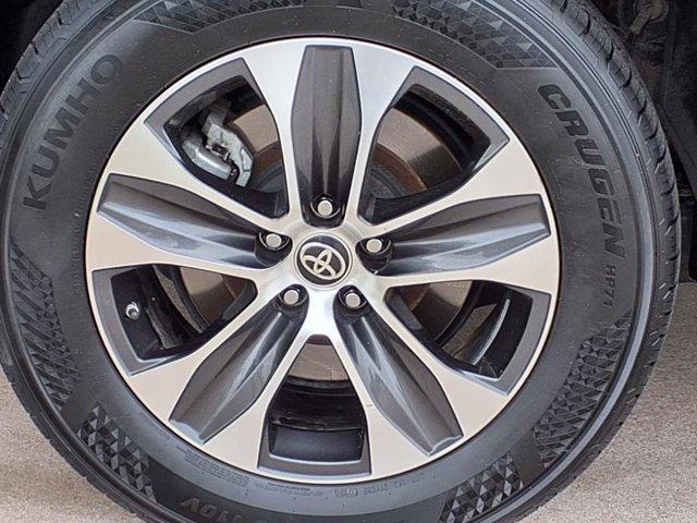 used 2021 Toyota Highlander car, priced at $34,999