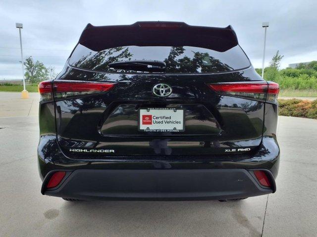used 2021 Toyota Highlander car, priced at $34,999