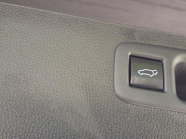 used 2021 Toyota Highlander car, priced at $34,999