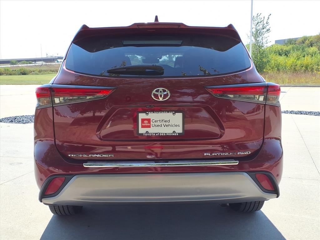 used 2021 Toyota Highlander car, priced at $37,999
