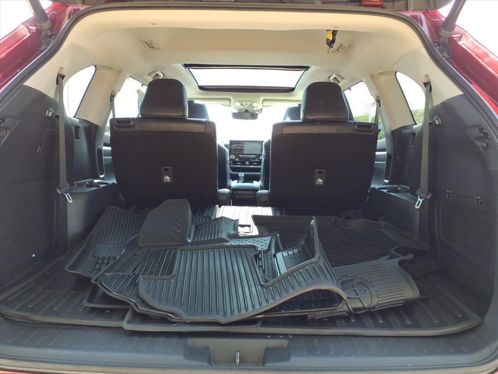 used 2021 Toyota Highlander car, priced at $37,999