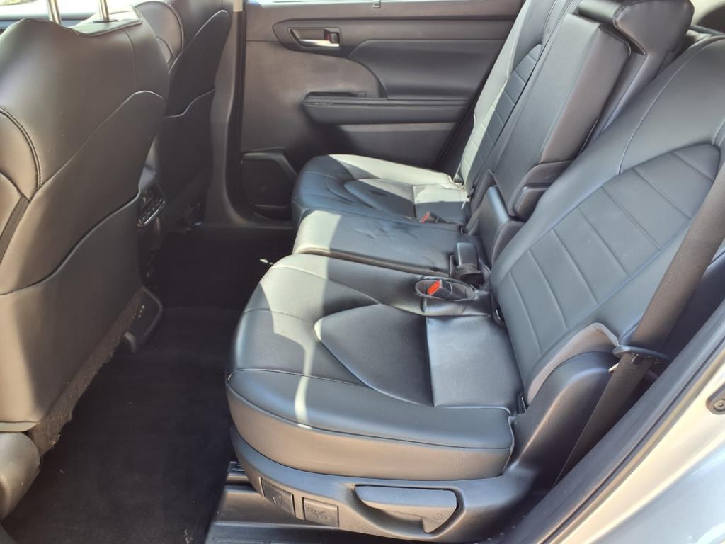 used 2023 Toyota Highlander car, priced at $35,999