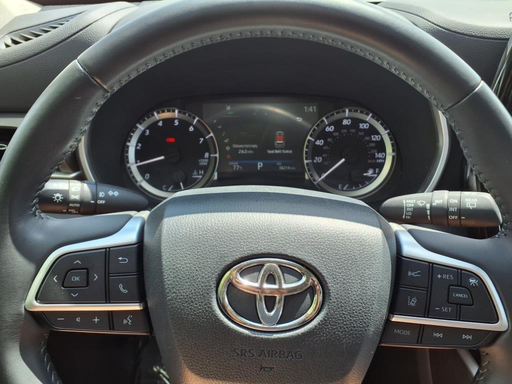 used 2023 Toyota Highlander car, priced at $35,999