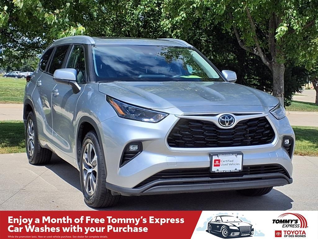 used 2023 Toyota Highlander car, priced at $35,999