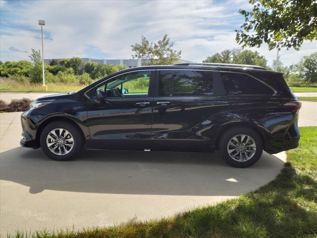 used 2023 Toyota Sienna car, priced at $44,988