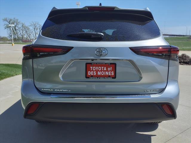 new 2024 Toyota Highlander car, priced at $43,613