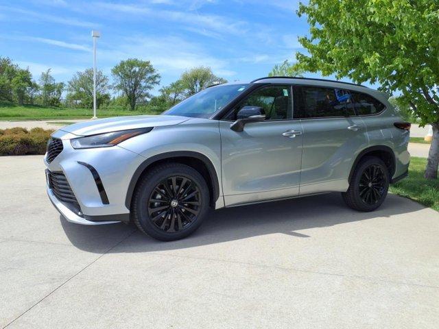 used 2024 Toyota Highlander car, priced at $47,460