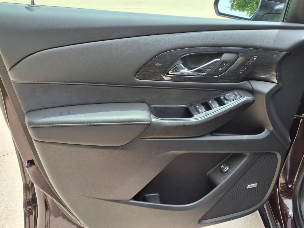 used 2023 Chevrolet Traverse car, priced at $40,999