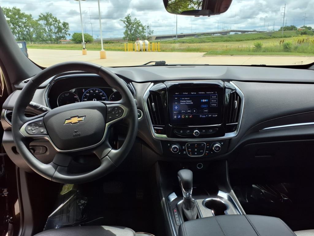 used 2023 Chevrolet Traverse car, priced at $40,999
